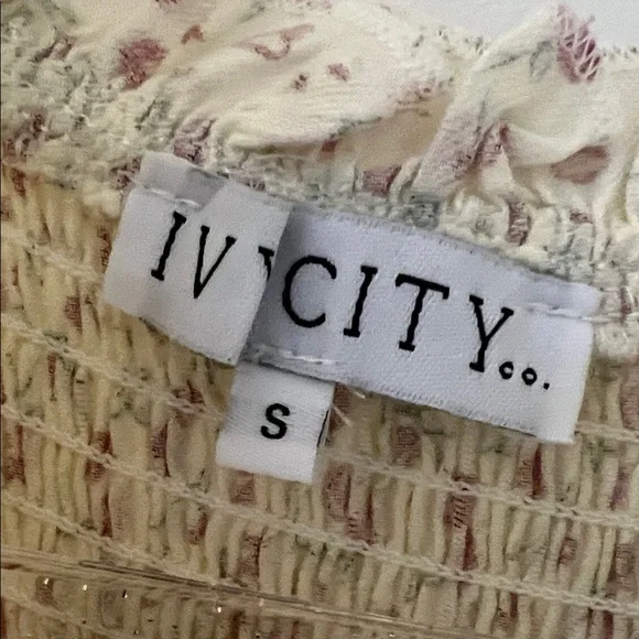 Ivy City Co Cream Floral Long Sleeve Dress - Picture 2 of 3